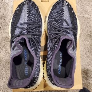 Yeezy Boost 350 V2 Carbon